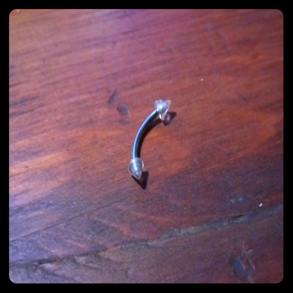 Eyebrow Barbell, Arrow